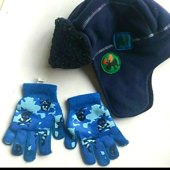Skull gloves and trapper hat - Picture 2 of 4